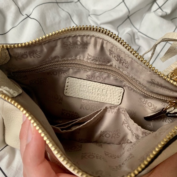 Vintage Michael Kors cream purse - Picture 3 of 4